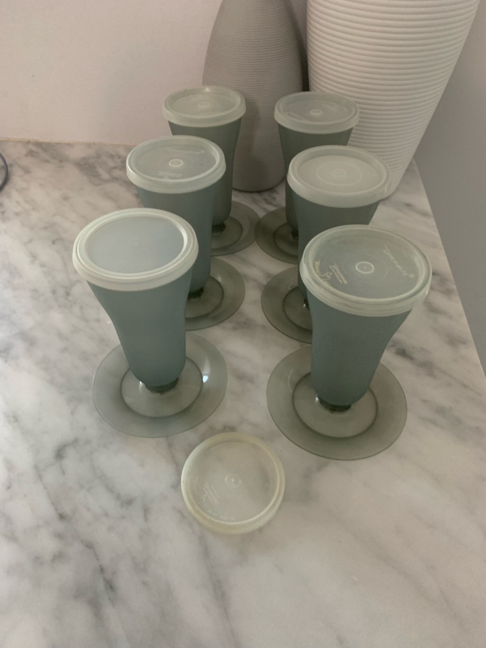 Set of 6 Tupperware Smoky Gray Dessert Goblets with Clear/White Lids - Picture 2 of 9